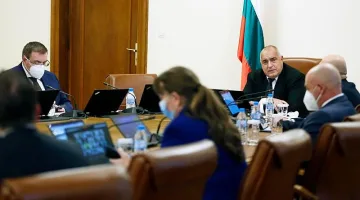 Борисов: По-малко социални контакти или карантина!