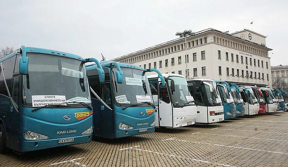 Бъркотия с автобуси и таксита за ден в София