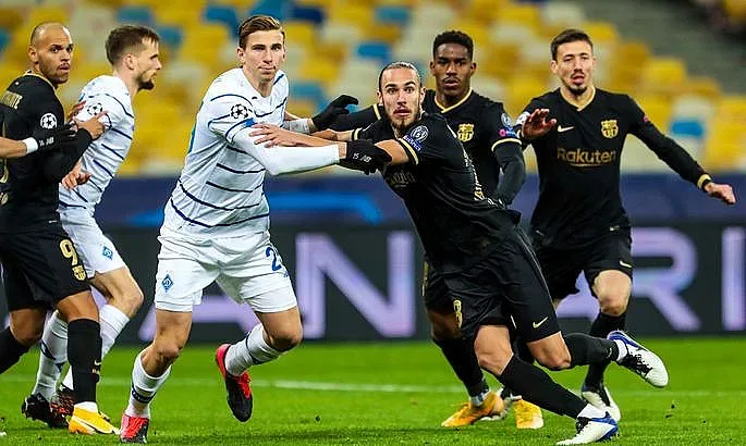 Барселона на осминафинал след разгром