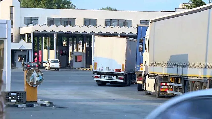 Гърците се смилиха над шофьорите на тирове на ГКПП