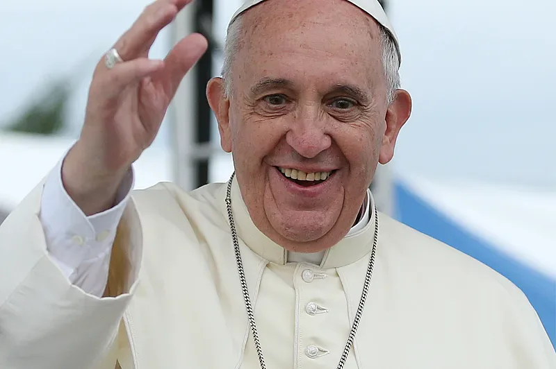 Две медицински сестри спасяват бъдещия папа