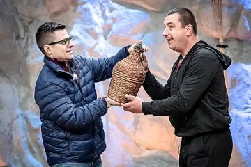 Победа през сълзи във Фермата