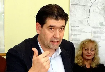 Таков: СО се готви да подари училищен басейн