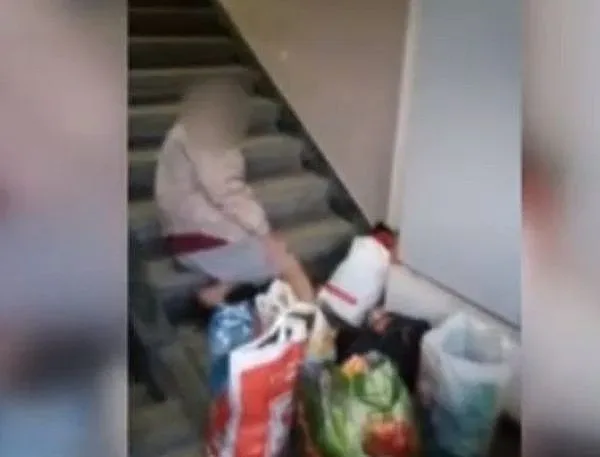 Близки на починал в Пловдив: На стълбите като куче!