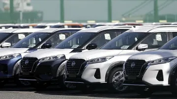 Продажбите на нови коли се сгромолясаха