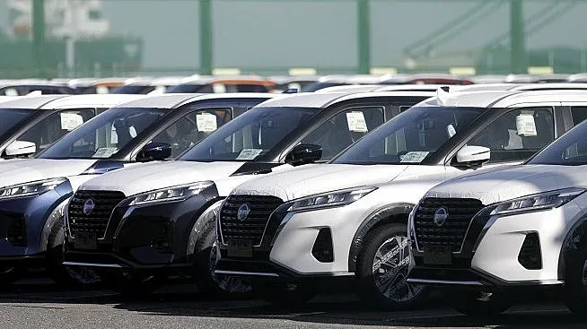 Продажбите на нови коли се сгромолясаха