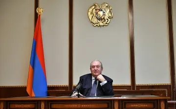 Избори в Армения поиска президентът