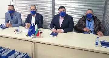 Хора на Алексей Петров пак настъпиха Цветанов