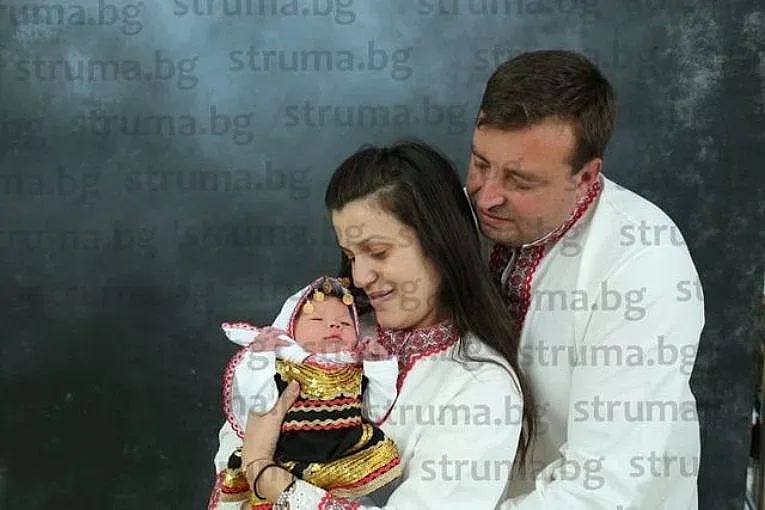 Родолюбие: Изписаха бебе с носия