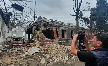 Хората в Карабах палят къщите си