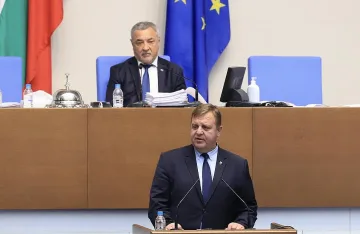 Каракачанов: Няма да отстъпим пред Скопие