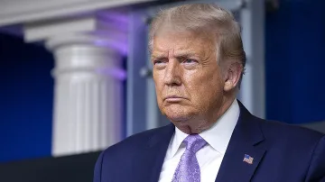 Тръмп забрани US инвестиции в 31 китайски компании