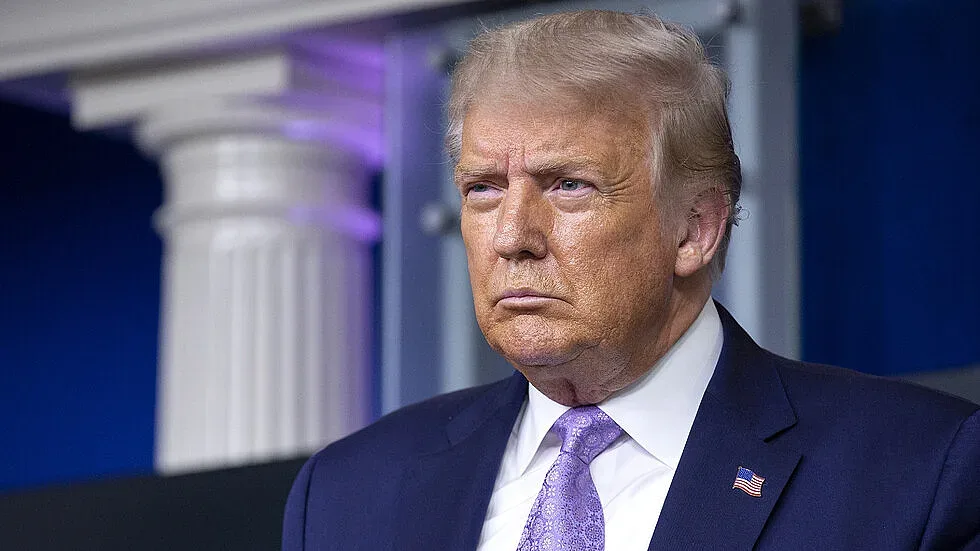 Тръмп забрани US инвестиции в 31 китайски компании