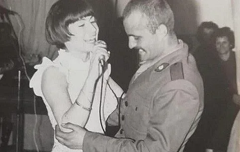 С кого танцува Лили