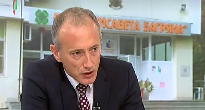 Умуват налагане на носенето на маски в клас