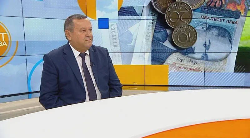 Адемов: Нарушават принципа на социално осигуряване