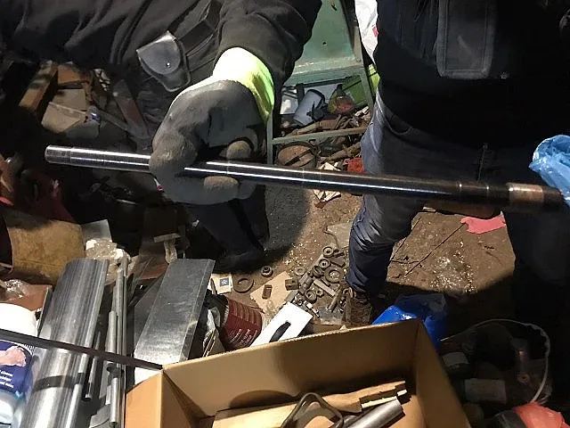 Работници в „Арсенал” търгували с оръжие