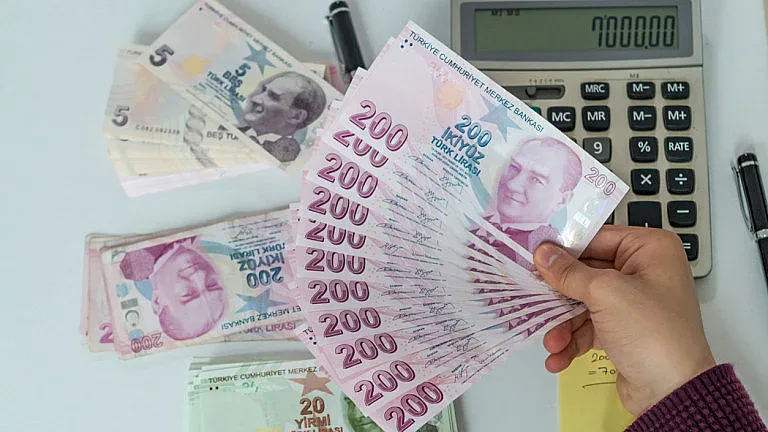 Турската лира достигна ново историческо дъно