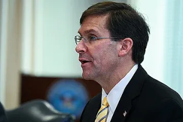 Шефът на Пентагона подава оставка