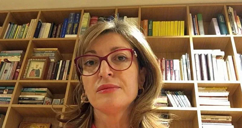 Захариева: Скопие се опитва да избяга от договора