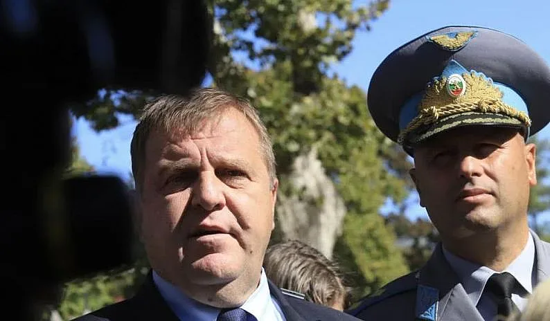 Каракачанов обеща подкрепа за битката с COVID-19