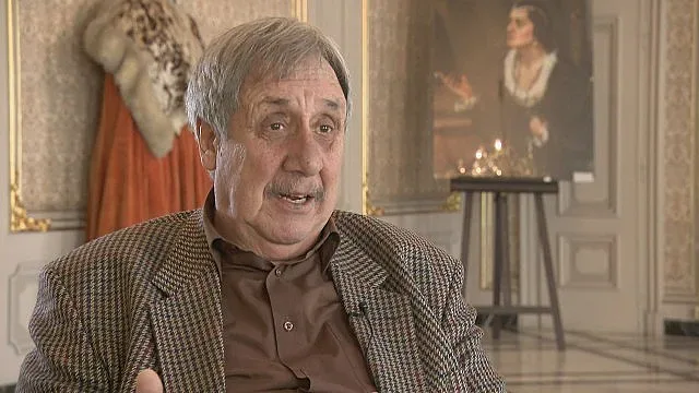 Марин Янев прохожда на сцената във Варна