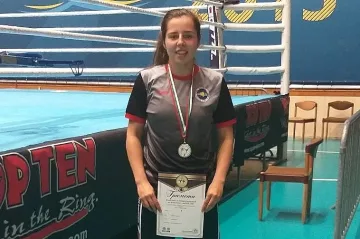 Катрин Гемкова със сребро и в кикбокса