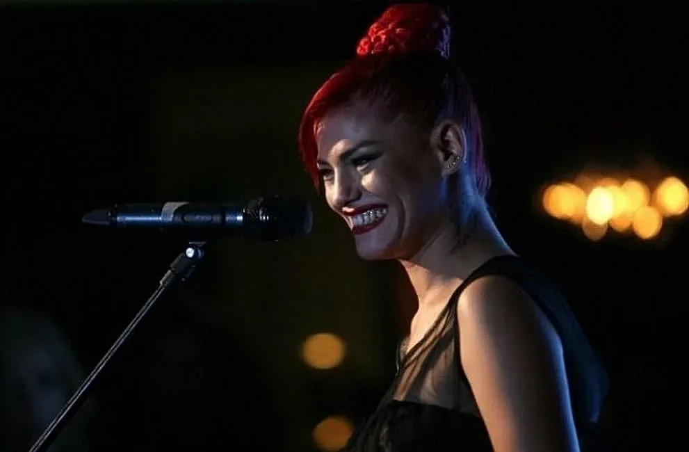 Жана Бергендорф пак се сгоди