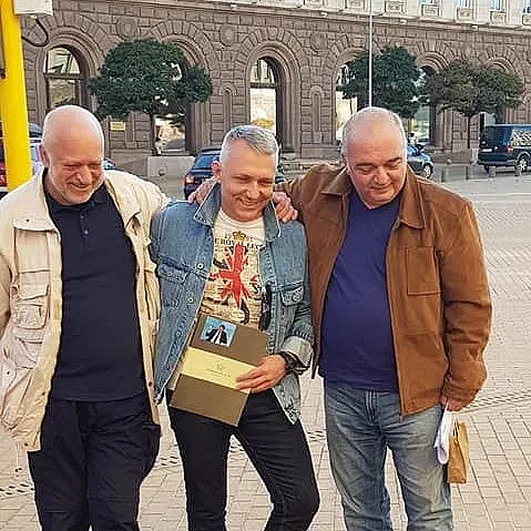 Бареков попиля Отровното Трио: Мишоци!