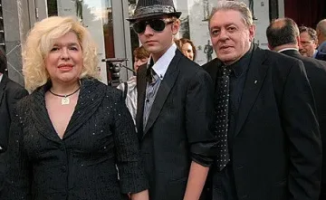 Мишо Белчев събира звезди в НДК