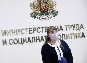 Сачева с жест към първите получаващи втора пенсия