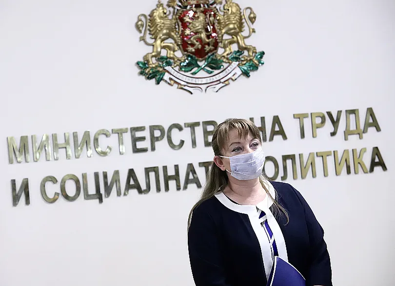 Сачева с жест към първите получаващи втора пенсия