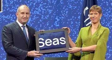 Честта на Радев потъна в Три морета