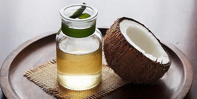 Кокосовото масло ли ще ни спаси от Ковид?