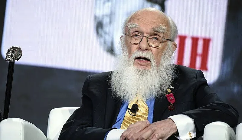 Почина най-големият враг на екстрасенси и гледачки