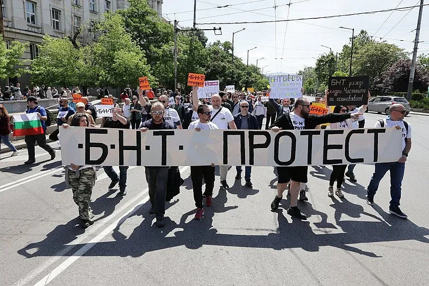 Нов скандал! Нападнаха здраво журналистите за стачката