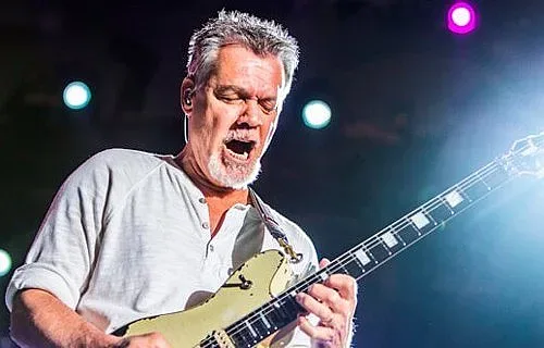 Търг за две божествени китари на Ван Хален