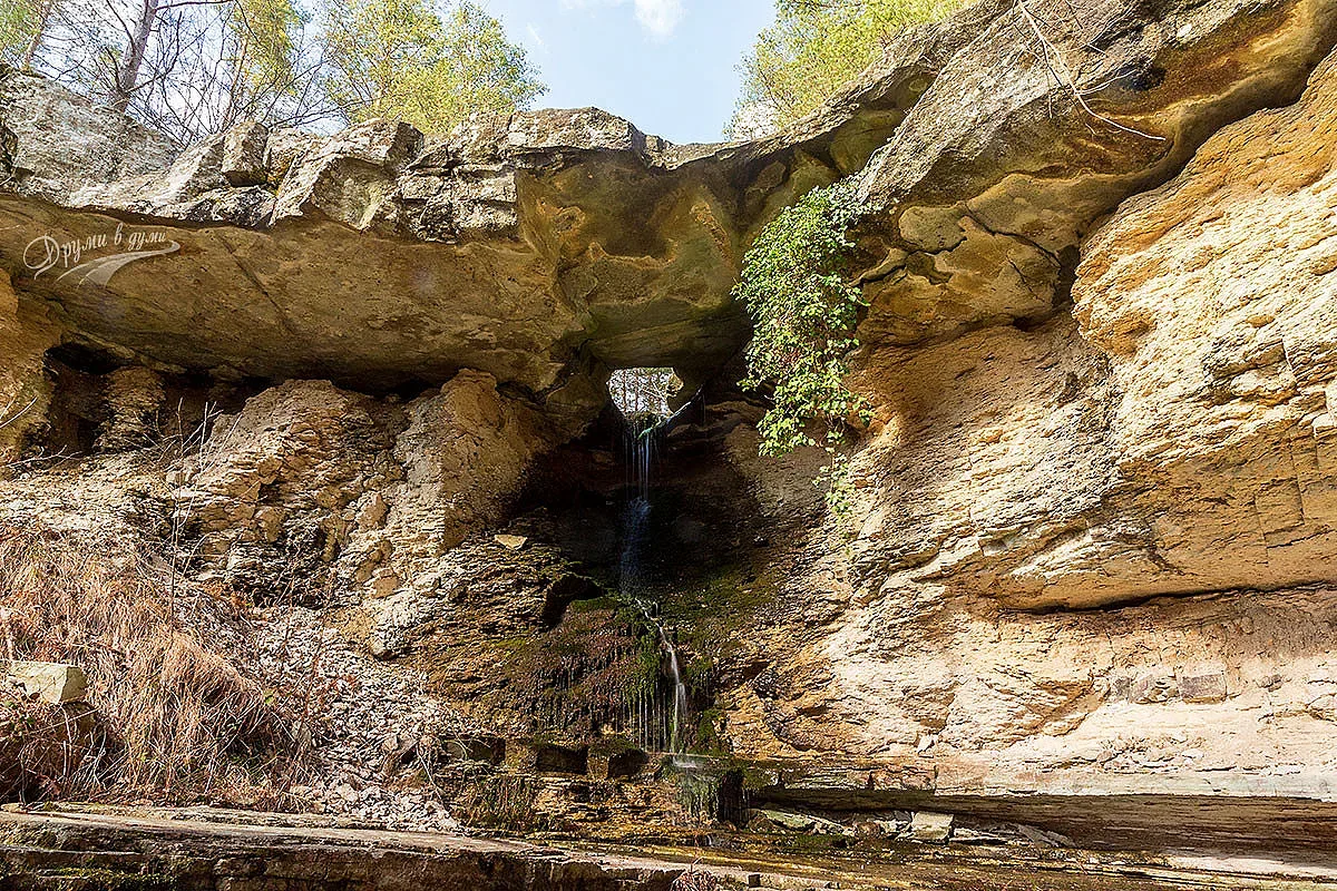 Водопад Дупката - където водата изчезва в тайните на скалите
