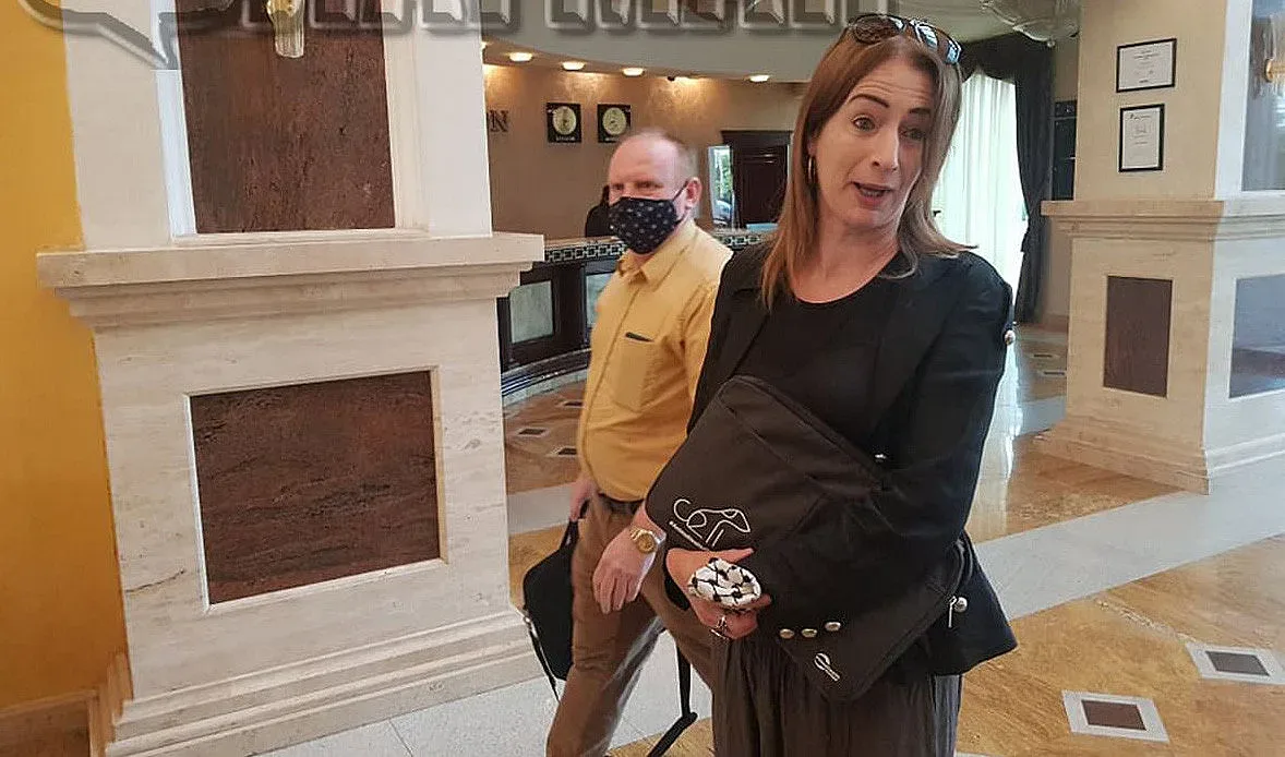 Защо въстание № 5 остана без музата си Клеър Дейли