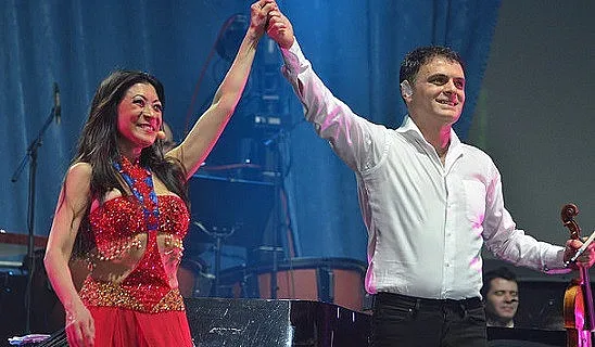 Скъпа приятелка изненада Васко Василев в София