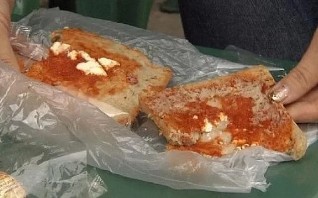 Сандвичите за деца пълни с Е-та и палма