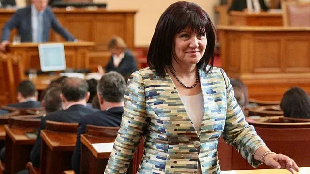 НС гласува искането за оставка на Караянчева
