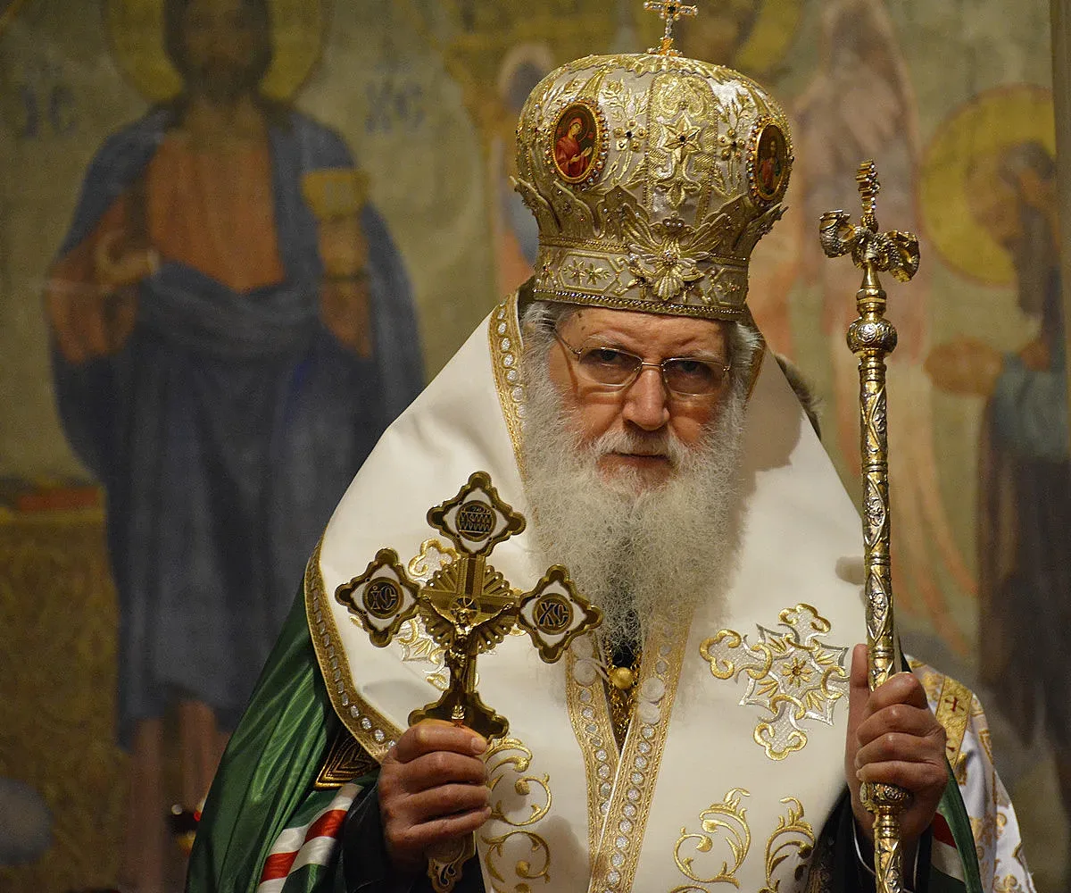 Патриарх Неофит събира дарения за болни деца