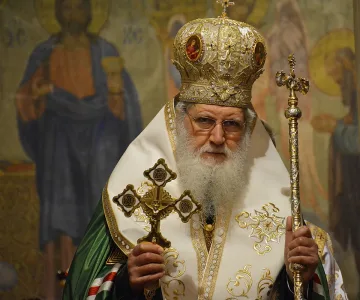 Патриарх Неофит събира дарения за болни деца