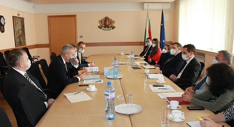 Турска фирма ще прави у нас чаши срещу COVID-19