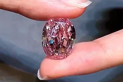Продават най-големия розов диамант