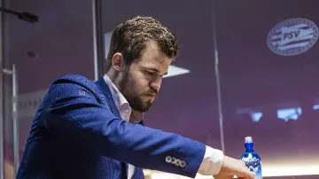 Карлсен с първа загуба на шах от 2 години