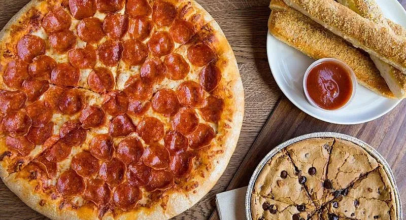 Нов рекорд: 254 сирена в една пица