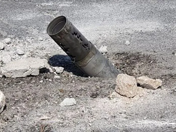 Армения атакува 3 района извън Карабах