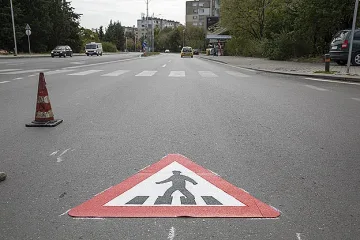 Нов тип пътна маркировка полагат на кръстовища в Стара Загора